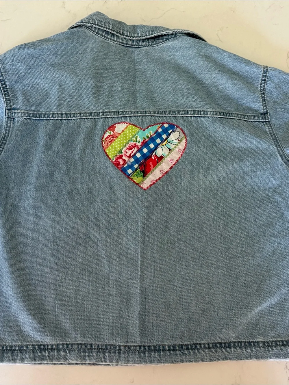 Size XL Women’s Oversized Universal Thread Denim Shirt with Patchwork Heart - Picture 7 of 8